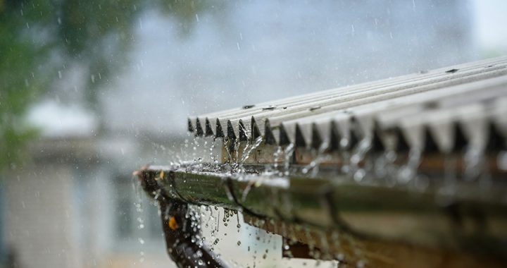 6 Cara Mencegah Atap Bocor Sebelum Musim Hujan