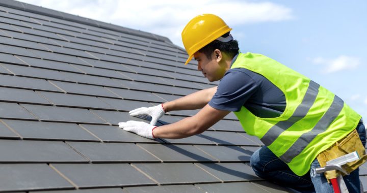 6 Tanda Atap Rumah Perlu Segera Diperbaiki Sebelum Kerusakan Makin Parah