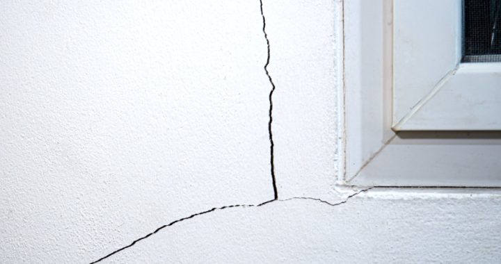 Cara Mengatasi Dinding Retak Agar Kembali Kokoh dan Rapi